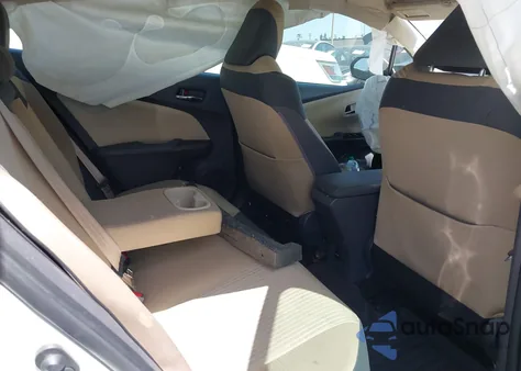 2016 Toyota Prius Two z USA, uszkodzony, nr VIN JTDKBRFU7G3010986